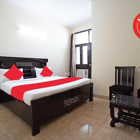Oyo 46744 Hotel Yash New Delhi Exterior photo